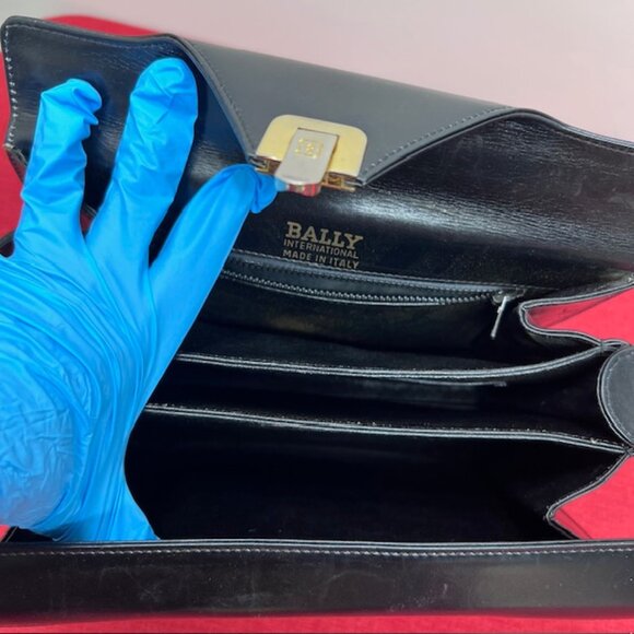 Classic Formal  Italian Black Leather  Bally Shoulder/Handbag + 100% /Silk scarf - Picture 11 of 16